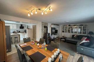 Wohnung kaufen in 76646 Bruchsal, Modernisierte 4-Zimmer-Maisonette-Wohnung mit Holzofen & Einbauküche