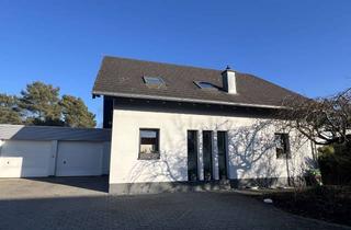 Haus kaufen in Auf Der Poßwies 15, 55469 Niederkumbd, Wohlfühlhaus im schönen Hunsrück - ruhig, geräumig, vielseitig nutzbar, naturnah, mit ELW/Büro