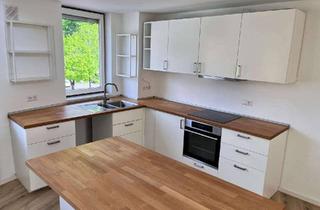 Wohnung mieten in Kreuzstraße, 79183 Waldkirch, Freundliche 4,5-Raum-Wohnung mit EBK und Balkon in Waldkirch
