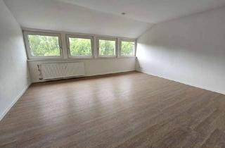 Wohnung mieten in 28777 Rönnebeck, 3 ZKB im Dachgeschoss in ruhiger & zentraler Lage in Bremen Rönnebeck sucht ruhigen Mieter ab sofort