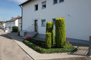Wohnung mieten in 87724 Ottobeuren, Ottobeuren/Allgäu: Von Privat zu vermieten: Sonnige, großzügige 4-Zimmer EG-Wohnung, großer Garten