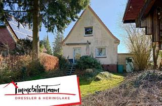 Einfamilienhaus kaufen in 25469 Halstenbek, Sanieren oder neu bauen? Kleines Einfamilienhaus auf 1.041 m² großem Grundstück in Halstenbek