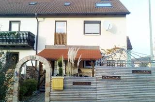 Doppelhaushälfte kaufen in 91792 Ellingen, Schöne Doppelhaushälfte als private Wellnessoase – mit Pool, Werkstatt, Carport und Garten
