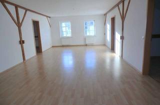 Wohnung mieten in König-Heinrich-Straße 42, 06217 Merseburg, Dachgeschosswohnung mit extra großem zentralen Wohnraum