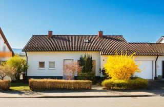 Einfamilienhaus kaufen in 73271 Holzmaden, RESERVIERT: Freistehendes Einfamilienhaus mit Traumaussicht und Raum für Neues