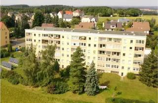 Wohnung kaufen in 09350 Lichtenstein, Dauerhaft vermietete 3-Raumwohnung mit Balkon und Blick ins Grüne für Anleger