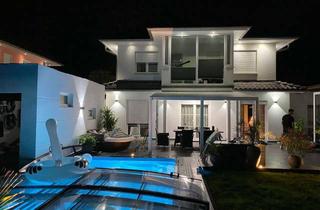 Villa kaufen in 16548 Glienicke, Moderne Villa mit Pool