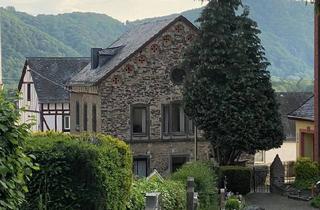 Haus kaufen in 56820 Senheim, Senheim - Schönes vielseitiges historisches Pfarrhaus an der Mosel