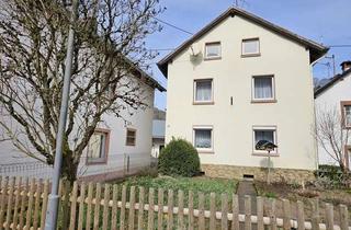 Bauernhaus kaufen in 54531 Meerfeld, Ehemaliges Bauernhaus mit Garage, Scheunen und Innenhof in der Vulkaneifel