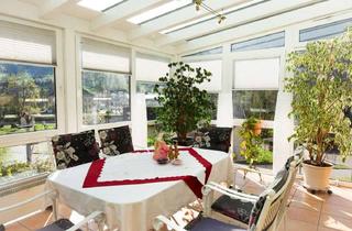 Villa kaufen in 79669 Zell, Stilvolle Immobilie mit drei Wohneinheiten und Baugrundstück