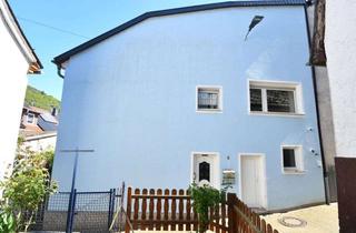 Haus kaufen in 55413 Trechtingshausen, Modernisiertes Haus mit guter Aufteilung und gemütlichem Hof in Trechtingshausen.