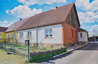 Anlageobjekt in 15374 Müncheberg, Einzug kurzfristig möglich, 2.750 m² Grundstück, kernsaniert 1997, Garagen, Ausbaureserve im DG