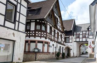Gewerbeimmobilie kaufen in Ahrstr. 22, 53945 Blankenheim, Vielseitige Immobilie im Herzen von Blankenheim mit Blick auf die Burg – ideal für Hotel, betreutes