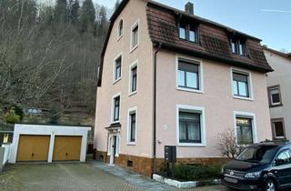 Haus kaufen in 79669 Zell, In Ortsrandlage: interessantes Dreifamilienwohnhaus mit Doppelgarage auf einem ebenen Grundstück !