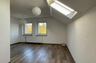 Wohnung kaufen in 08258 Markneukirchen, Charmante 2-Zimmer-Dachgeschosswohnung in Markneukirchen zu verkaufen – 57 qm Gemütlichkeit!