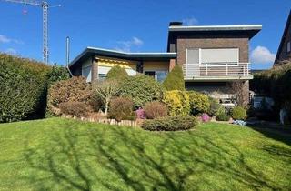 Villa kaufen in 46446 Emmerich, Großzügige freistehende Villa mit Keller, Garage und sonnigem Garten – Grenznah in Emmerich am Rhein