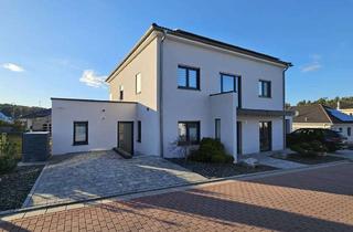 Einfamilienhaus kaufen in 92637 Mooslohe, Erfüllen Sie sich Ihren Immobilientraum - Einfamilienhaus mit Einliegerwohnung in Weiden