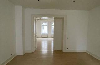 Wohnung mieten in Holzstraße 70, 52349 Düren, Exklusive 2-Zimmer-Erdgeschoss-Altbauwohnung in Düren