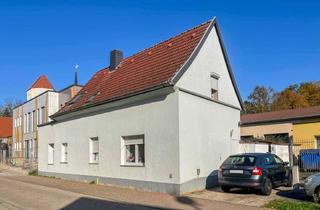 Haus kaufen in Pestalozzistraße 4A, 06796 Brehna, Gestaltungspotenzial: Realisieren Sie selbst Ihr Zuhause nach eigenen Vorstellungen in urbaner Lage