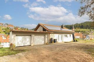 Haus kaufen in Am Mühlenberg, 78147 Vöhrenbach, Gepflegtes 5-Zimmer-Haus mit Werkstatt, Garten, 2 Garagen und 2 Stellplätzen
