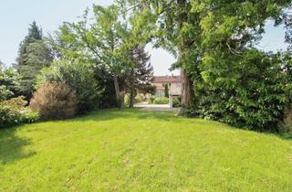 Haus kaufen in Martin-Luther-Straße 36, 31542 Bad Nenndorf, Große, teilvermietete DHH mit 2 Wohneinheiten, 3 Balkonen, Garage, Keller und sehr schönem Garten