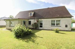 Einfamilienhaus kaufen in Zum Feldrain, 18507 Grimmen, Zögern Sie nicht: Renovierungsbedürftiges Einfamilienhaus mit Einliegerwohnung und 3 Garagen