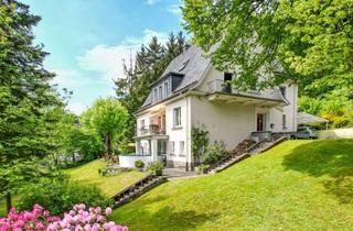Villa kaufen in Lösenbacher Landstraße 181, 58509 Lüdenscheid, Großzügige Villa mit zwei Wohneinheiten und klassischem Charme am grünen Stadtrand von Lüdenscheid.