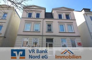 Mehrfamilienhaus kaufen in Jürgensgaarder Straße 60, 24943 Flensburg, Mehrfamilienhaus mit 4 Wohnungen und Garagenhof (19 Garagen)