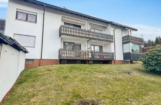 Wohnung kaufen in Schmidloher Weg, 95686 Fichtelberg, Gepflegtes 1-Zimmer-Apartment mit Süd-Balkon und zusätzlichem Wohnraum im Dachgeschoss