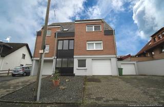 Haus kaufen in Moosgarten, 53332 Bornheim, Gepflegtes Zweifamilienhaus mit großem Grundstück – Teilbezugsfrei ab 08/2025 in Bornheim-Kardorf
