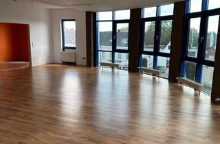 Wohnung mieten in 50181 Bedburg, Einzigartige 3-Zimmer-Wohnung mit großzügiger Dachterrasse