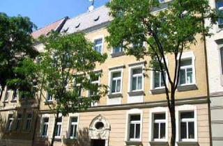 Wohnung mieten in Nickel-Hoffmann-Straße 15, 06110 Lutherplatz/Thüringer Bahnhof, Schöne 3-Zi-WE -WG geeignet, mit Laminat, sep. Küche und Duschbad in der südlichen Innenstadt