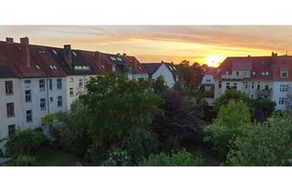 Wohnung kaufen in Georg-Büchner-Straße, 18055 Stadtmitte, Exklusive 2-Raum-DG-Wohnung mit gehobener Innenausstattung mit Balkon und EBK in Rostock