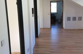 Wohnung mieten in Bayreuther Str, 92237 Sulzbach-Rosenberg, Attraktive und neuwertige 3-Raum-DG-Wohnung mit geh. Innenausstattung in Amberg-Sulzbach (Kreis)