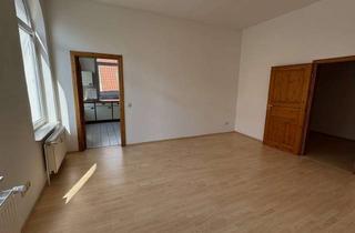 Wohnung mieten in 24837 Schleswig, Charmante, helle Altbauwohnung mit 2 Zimmern im Herzen der Altstadt