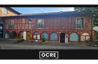 Haus kaufen in 61381 Friedrichsdorf, Kapitalanlage - Einizigartiges 3-Familienhaus in guter Altstadtlage
