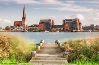 Wohnung kaufen in An Der Hasenbäk 10, 18057 Kröpeliner Tor-Vorstadt, Gehobener Wohnkomfort im Herzen der Rostocker KTV - vermietete Eigentumswohnung im Dachgeschoss