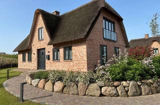 Haus kaufen in 24376 Kappeln, Tradition trifft Moderne und Luxus: Exklusives Reetdach-Haus mit Schleiblick und Bootsanleger