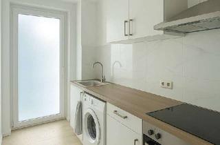 Wohnung kaufen in 97421 Innenstadt, Kapitalanlage mit Perspektive: Sanierte 2-Zimmer-Wohnung in zentraler Lage!