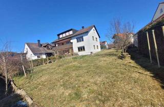 Wohnung kaufen in 91166 Georgensgmünd, Große, sonnige 4 Zimmer-Wohnung mit überdachten Balkon und ca. 350 qm eigenem Garten! Sofort frei !