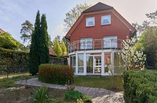 Villa kaufen in 12589 Rahnsdorf, Villa am Waldrand, Kamin, 3 Bäder, 2 Küchen