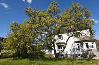 Haus mieten in Abteistraße, 09353 Oberlungwitz, Hochwertig saniertes Mehrgenerationenhaus mit Balkon & Garten auf 4 Etagen zur Miete!