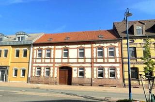 Haus kaufen in W.-Rathenau-Straße 39, 06749 Bitterfeld-Wolfen, Zweifamilienhaus mit Charme Ruhiger, uneinsehbarer Innenhof und Garagen in Goitzschenähe!