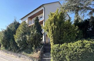 Haus kaufen in Südstraße, 36282 Hauneck, Freigestellt ab 1.7.2025, attrakt. Ortsrandlage: Gepflegtes ZFH, Garage, großzügig. Grundstück