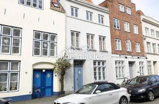 Wohnung mieten in 23552 Lübeck, Sommer auf der Altstadtinsel! Gemütliche 2-Zimmer DG im Malerwinkel :-)