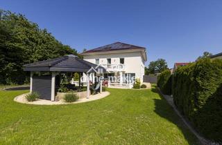 Villa kaufen in Hagebuttenweg, 32120 Hiddenhausen, Stadtvilla aus 2014 - günstig wohnen auf 367 qm