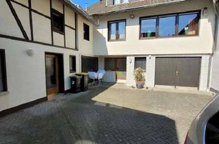 Haus kaufen in Pecher Hauptstraße, 53343 Wachtberg, Außergewöhnliches Zweifamilienhaus sucht neuen Eigentümer