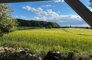 Wohnung kaufen in 24860 Böklund, Böklund - Besondere Maisonettewohnung mit traumhaftem Ausblick auf Wiesen