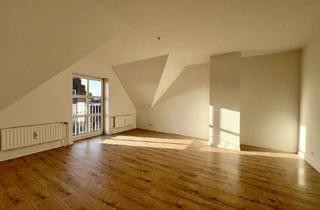 Wohnung kaufen in 25746 Heide, gemütliche und komplett renovierte Dachgeschosswohnung im Herzen von Heide nähe Marktplatz