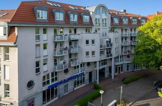 Wohnung kaufen in Am Schloßpark, 13156 Niederschönhausen, Großzügige 2-Zimmer Wohnung mit Balkon am Schlosspark Pankow